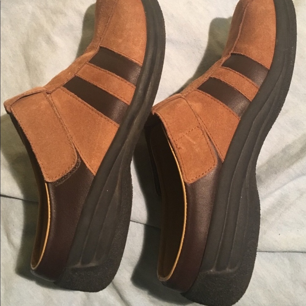 BIRKENSTOCK CLOGS 38  my toe at the end.  I’m a 39